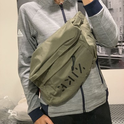 nike big fanny pack